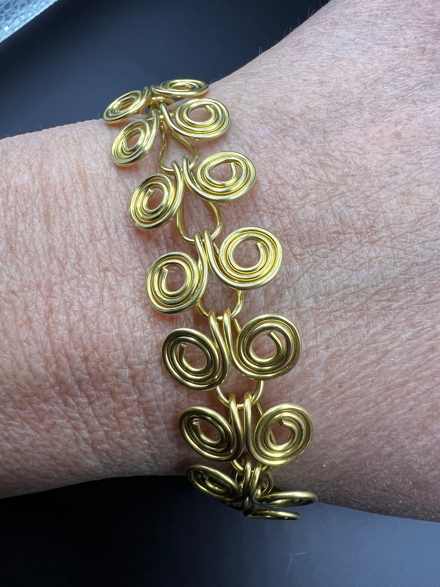 Gold Coiled Links Bracelet